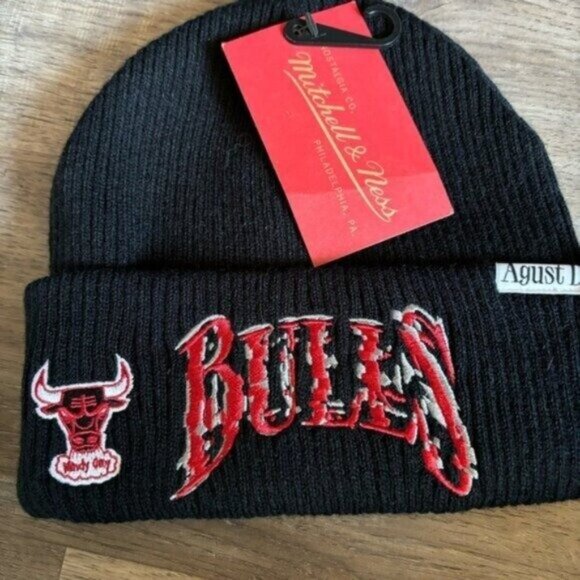 Mitchell & Ness Mens Black Chicago Bulls SUGA Glitch Cuffed Knit Hat - Picture 2 of 5
